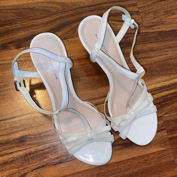 Predictions Shoes - Predictions White Strappy Wedges Womens Size 9